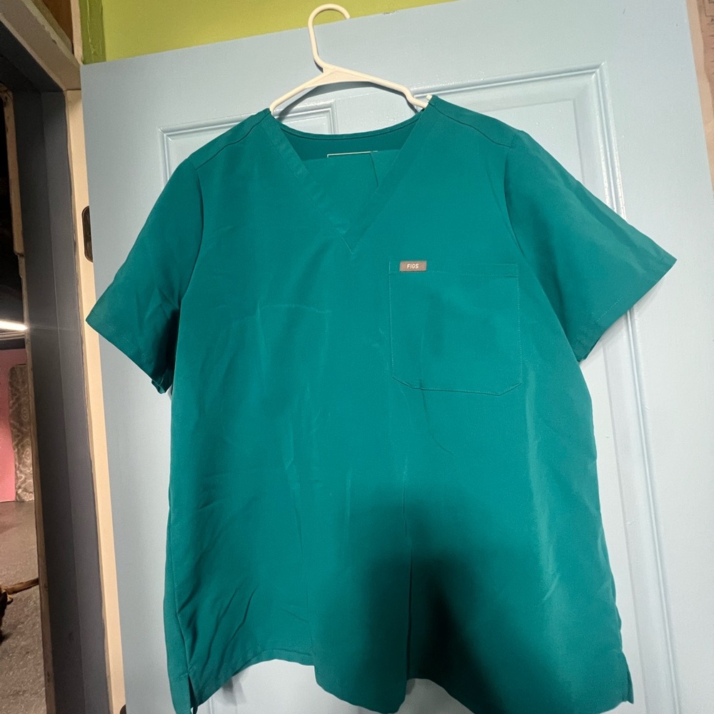 COPY - Figs scrubs, caterina one pocket top XL, Livingston bottoms XL, TEAL